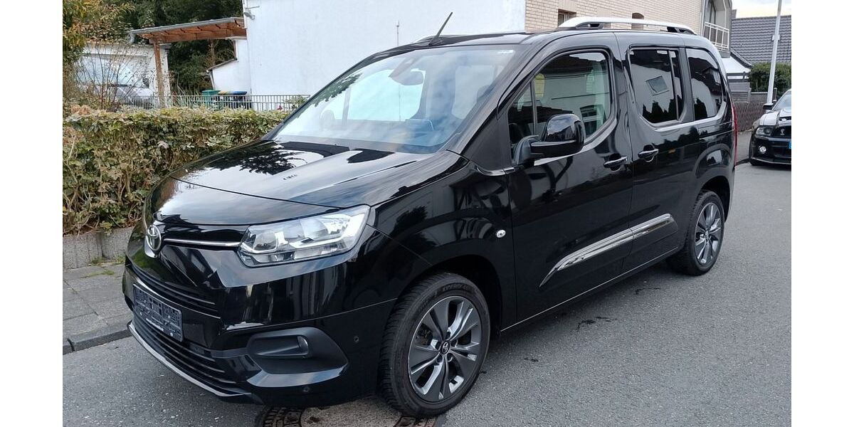 Toyota Proace City 93.000 km 18.800 € Oberhausen 46047