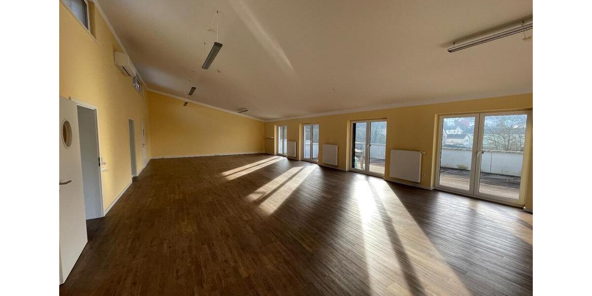 300m² Gewerbefläche (1. OG m. Lift) zu vermieten in 35580 Wetzlar zimmer