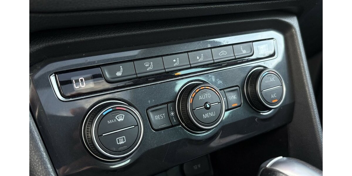 VW Tiguan 1.5 TSI Highline 360°/NAVI/CARPLAY/PANO 110.221 km 22.900 &euro; Villingen-Schwenningen 78054
