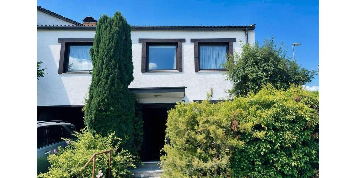 Gepflegtes Einfamilienhaus mit Garage, Studio und großem Wohnbereich in Kempten 5 zimmer