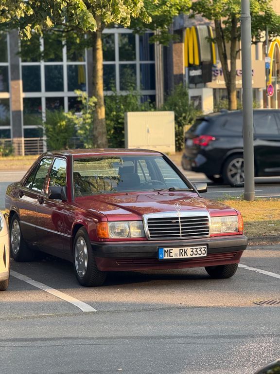 Mercedes-Benz 190 160.000 km 7.000 € Ratingen 40880