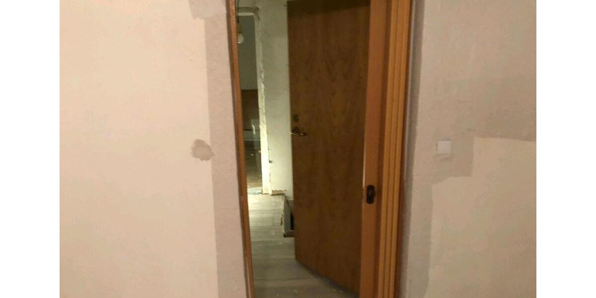 Dachgeschoßwohnung Niederwerrn - 1 Zimmer, 10 m&sup2;, 290&euro; | Angebot:25415498