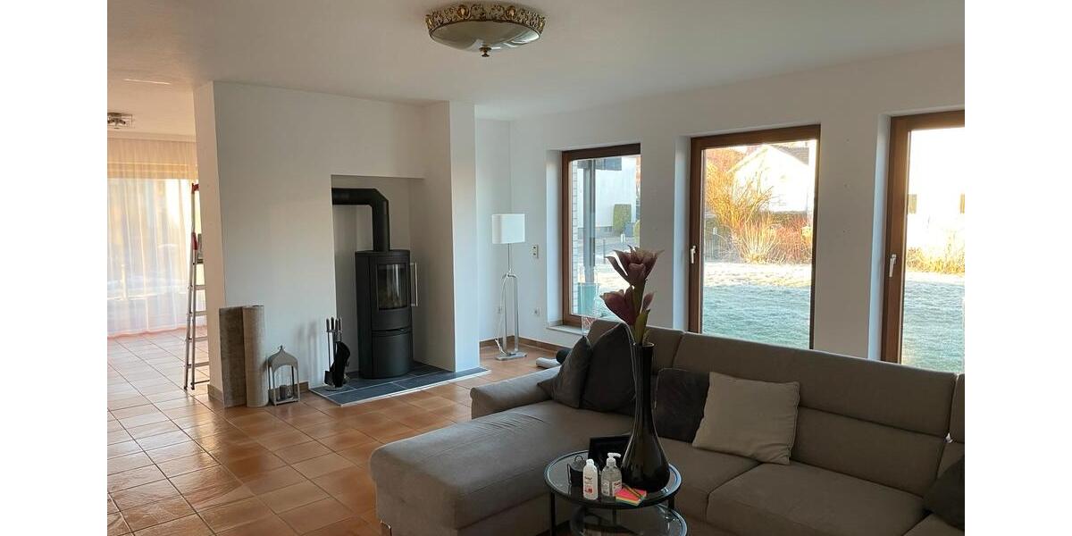 Erdgeschoßwohnung Bad Driburg - 6 Zimmer, 150 m&sup2;, 1.425&euro; | Angebot:26349018