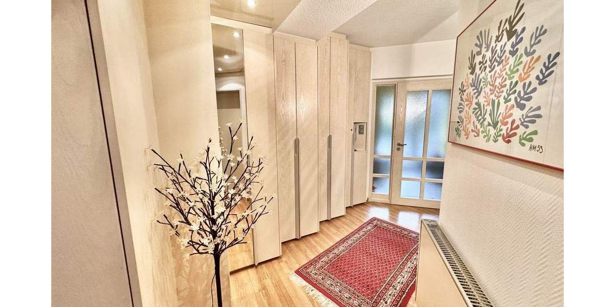 Repräsentatives, modernisiertes MFH mit zusätzlicher Bebauungsoption in bester Lage von Melsungen-Stadt zimmer