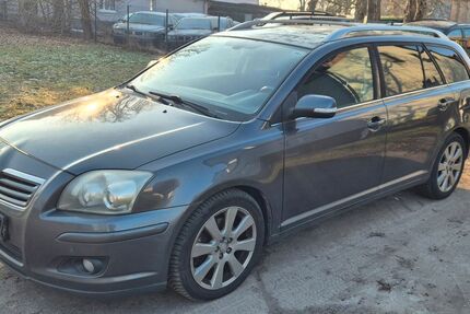 Toyota Avensis 327.000 km 1.499 &euro; Löwenberger Land OT Teschendorf 16775
