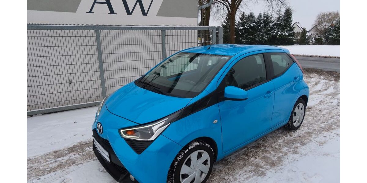Toyota Aygo (X) 41.000 km 9.200 &euro; Groß Oesingen 29393