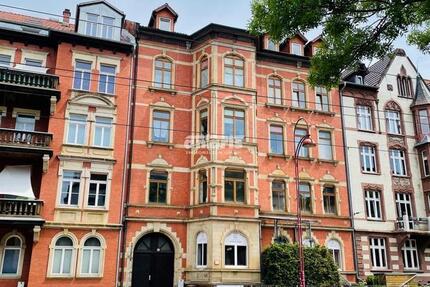 antaris Immobilien GmbH **Altbau mit Charakter: 5-Zimmer-Wohnung mit Balkon &Charme–Viel Potenzial** 5 zimmer