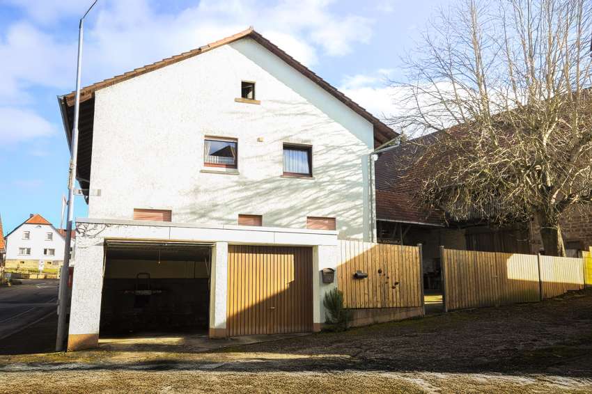 Haus zum Kaufen in Kraichtal Landshausen 399.000 € 165 m² 8 zimmer