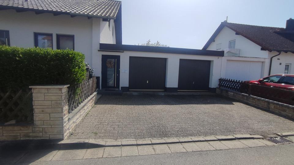 Freistehender Einfamilienhaus mit ausgebauten Keller Studio 5 zimmer