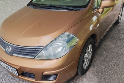 Nissan Tiida 153.000 km 2.995 &euro; Krumhermersdorf 09434