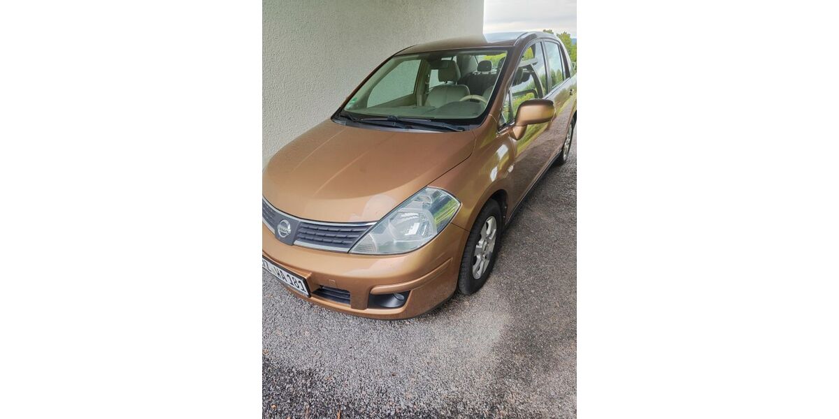 Nissan Tiida 153.000 km 2.995 &euro; Krumhermersdorf 09434