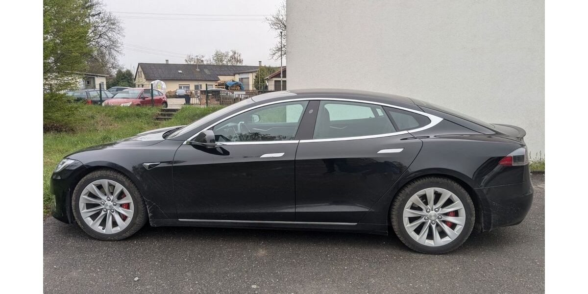 Tesla Model S 130.000 km 33.600 &euro; Oberstenfeld 71720