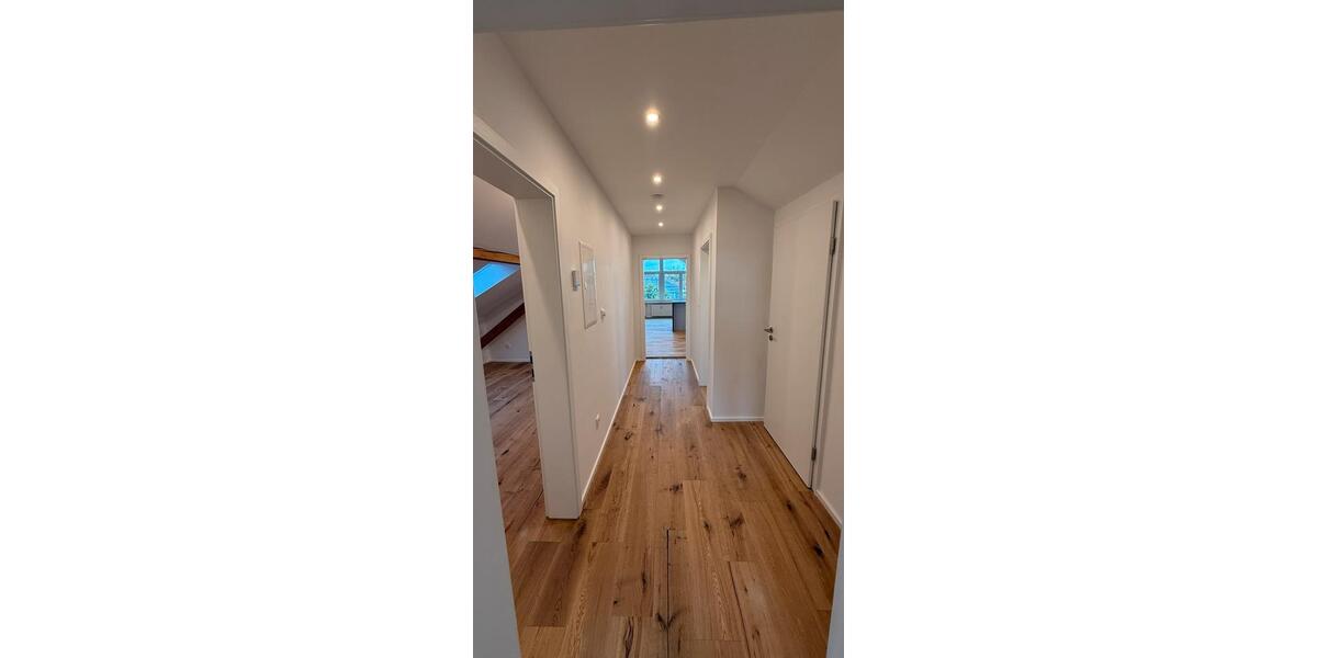 Dachgeschoßwohnung Vilsbiburg - 3 Zimmer, 78 m&sup2;, 790&euro; | Angebot:26123364