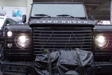 Land Rover Defender 97.986 km 28.900 &euro; Köln 51069