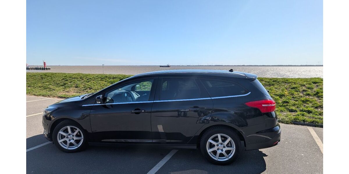 Ford Focus 25.000 km 10.800 &euro; Brunsbüttel 25541