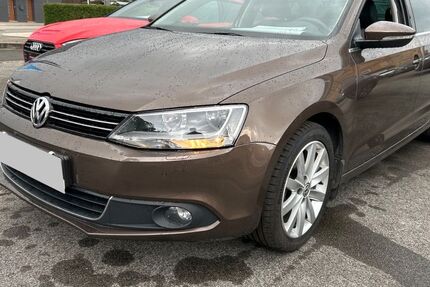 VW Jetta 85.000 km 9.490 € Muggensturm 76461