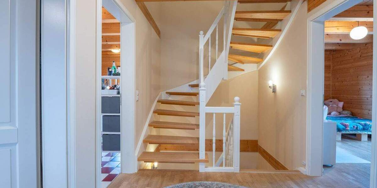 Einfamilienhaus Neubiberg - 6 Zimmer, 240 m&sup2;, 3.500&euro; | Angebot:24835293