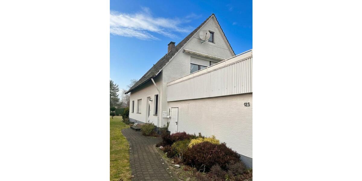 Einfamilienhaus Halle - 5 Zimmer, 140 m&sup2;, 1.450&euro; | Angebot:26075427