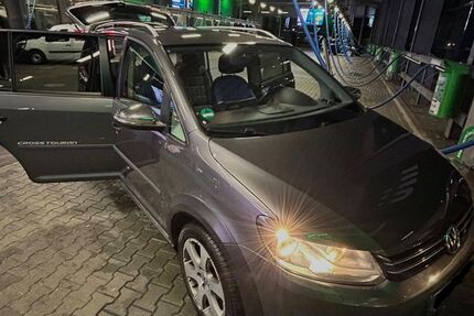 VW Touran 217.500 km 7.000 &euro; Düren 52353