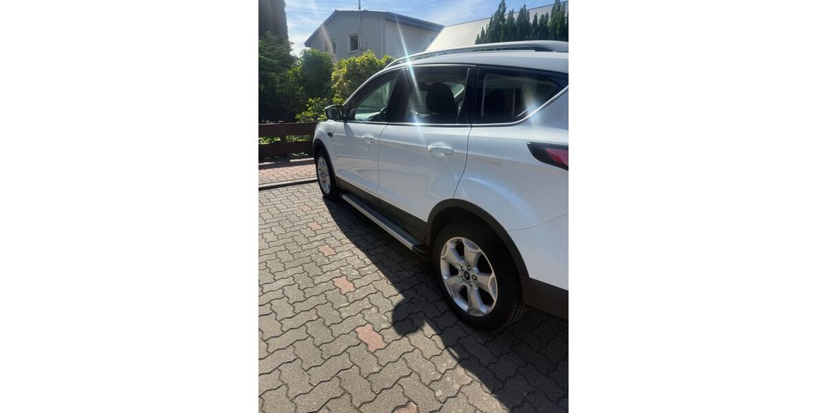 Ford Kuga 108.000 km 10.200 &euro; Laatzen 30880