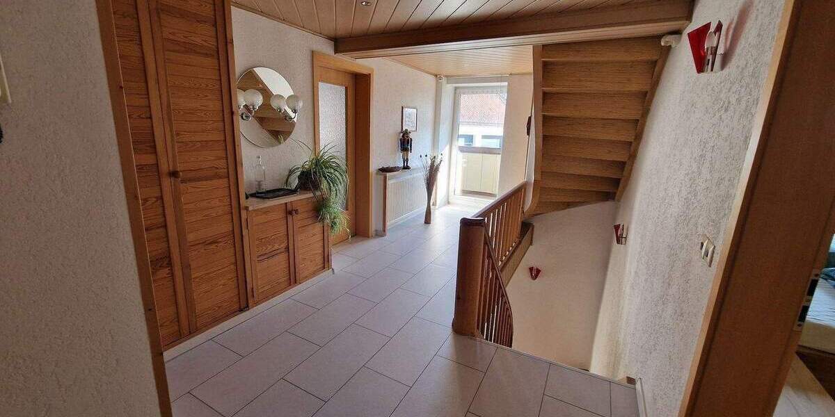 Einfamilienhaus Bad Sulza - 7 Zimmer, 200 m&sup2;, 279.000&euro; | Angebot:25772019