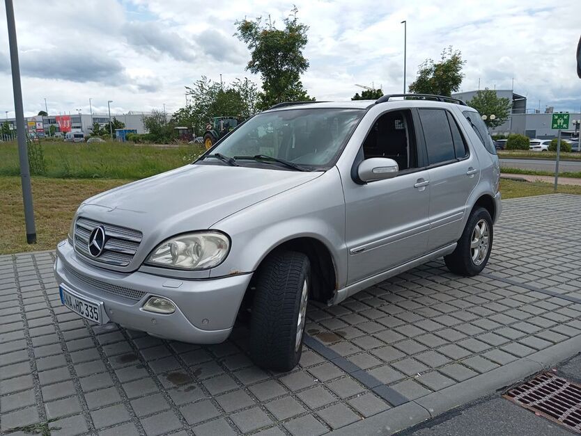 Mercedes-Benz ML 350 275.000 km 4.200 € Meinersdorf 09235