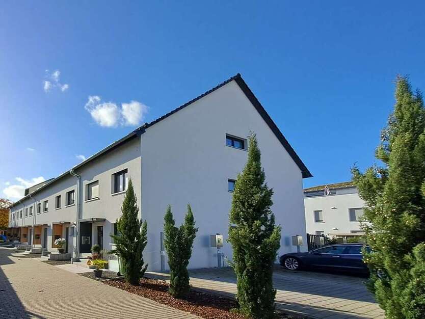 Haus zum Mieten in Viernheim 2.190 € 160 m²