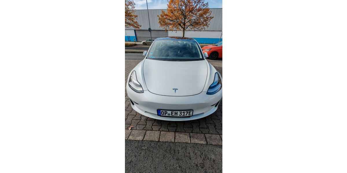 Tesla Model 3 112.000 km 19.850 € Leverkusen 51379