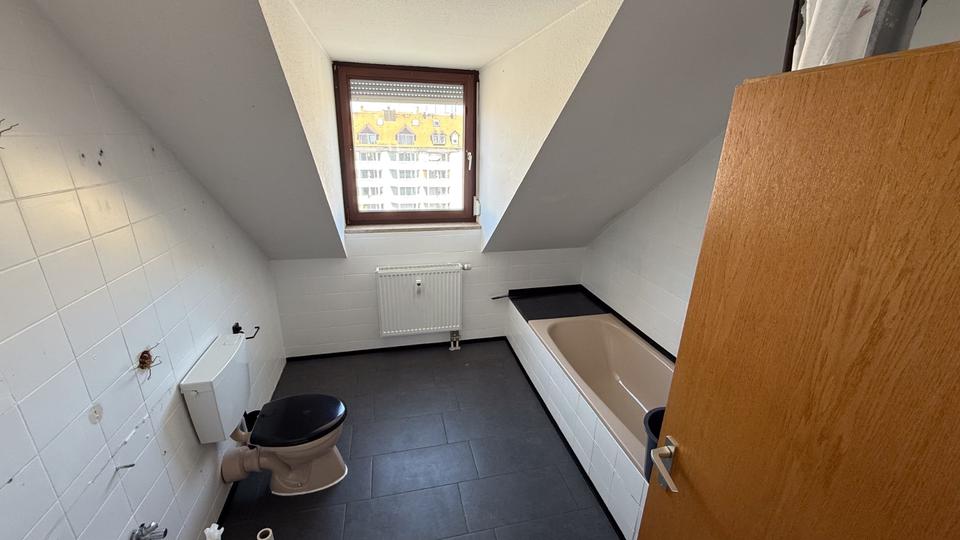 Dachgeschoßwohnung Nürnberg Hasenbuck - 3 Zimmer, 102 m&sup2;, 320.000&euro; | Angebot:26271637