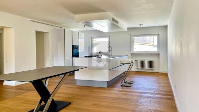 KERNSANIERTE 3,5-ZI-ETW MIT DESIGN-AUSSTATTUNG - Etagenwohnung March | Angebot:27119516
