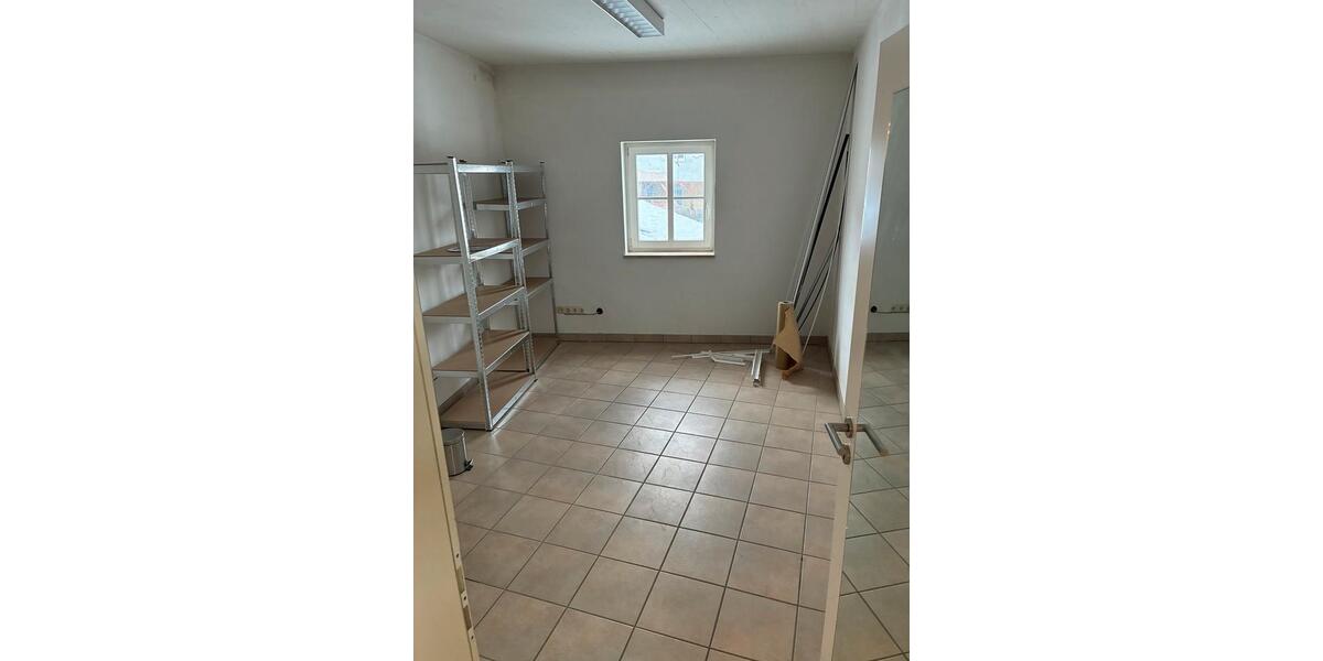Gewerbeobjekt Bad Windsheim - 1.200&euro; | Angebot:24831381