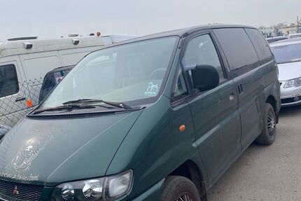 Mitsubishi Space Gear 199.000 km 1.800 &euro; berlin 13089