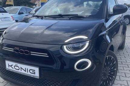 Fiat 500e 18.533 km 25.999 € Leipzig 04178