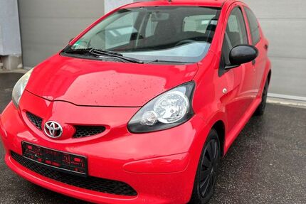 Toyota Aygo (X) 84.000 km 3.290 &euro; Berlin 13435