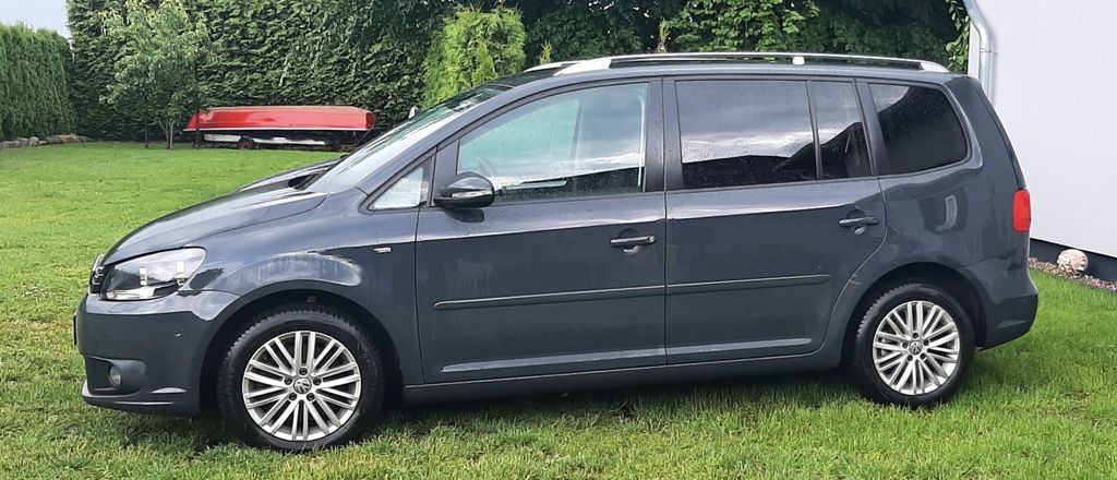 VW Touran 169.000 km 9.400 &euro; Rubenow 17509