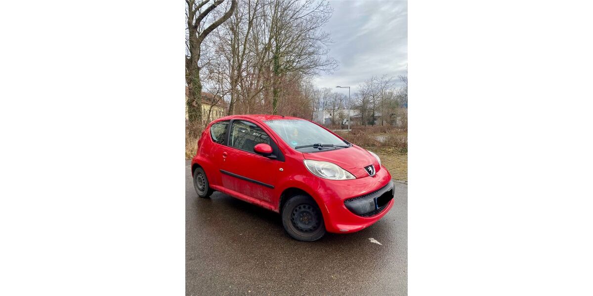 Peugeot 107 146.000 km 2.999 &euro; München 81241