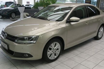 VW Jetta 88.634 km 9.990 &euro; Dessau-Roßlau 06847