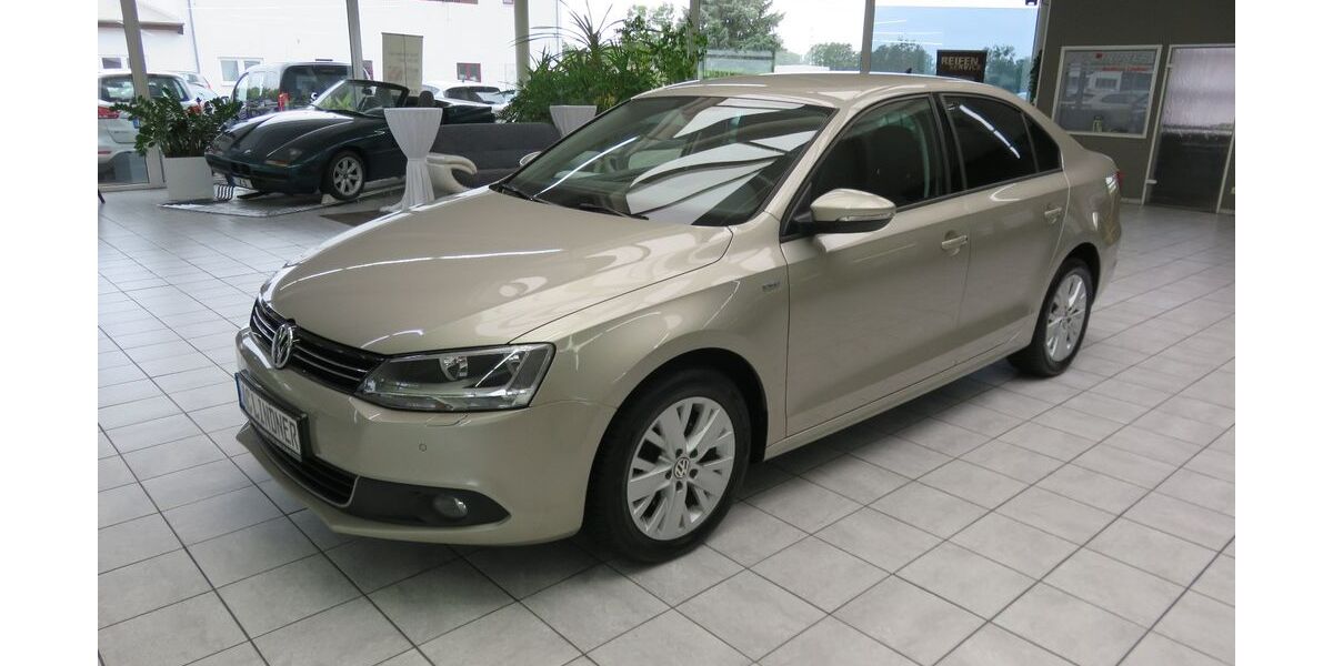 VW Jetta 88.634 km 9.990 &euro; Dessau-Roßlau 06847