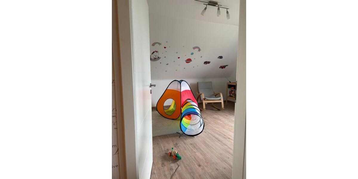 Dachgeschoßwohnung Sachsenhagen - 4 Zimmer, 110 m&sup2;, 1.100&euro; | Angebot:26399798