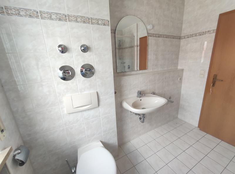 3 Zi. Wohnung (Nr. 6) im DG (2. OG) mit Balkon und Garage - Etagenwohnung Erlangen OT Dechsendorf | Angebot:24315669