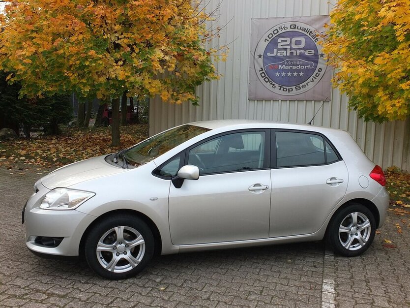 Toyota Auris 1.6i BLACK WEEK 25: SOL ALLE INSPEKTIONEN GA 174.885 km 4.908 € Köln 50858