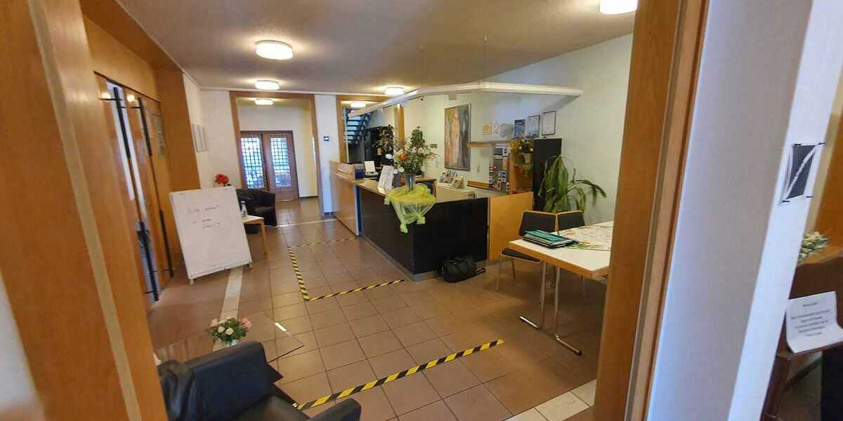 3-Sterne-Hotel mit 30 Zimmern und davor liegenden Baugrundstück 3 zimmer