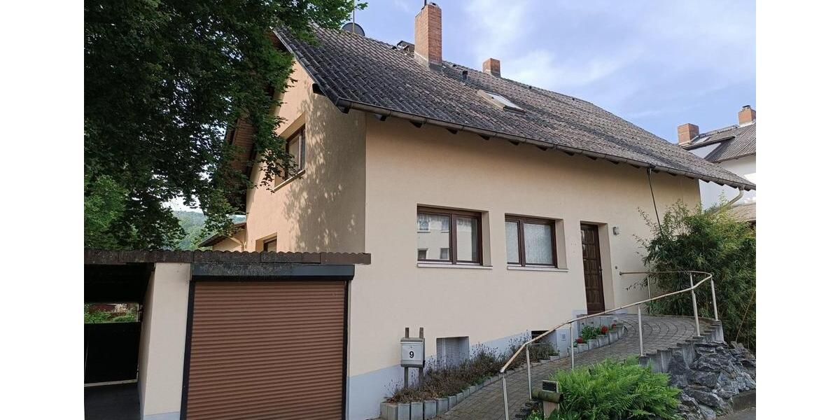 Einfamilienhaus Lollar - 9 Zimmer, 220 m&sup2;, 530.000&euro; | Angebot:26786583