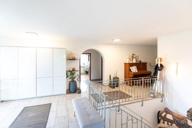 Mehrfamilienhaus, Wohnhaus Hof Altstadt - 6 Zimmer, 230 m&sup2;, 675.000&euro; | Angebot:26285212
