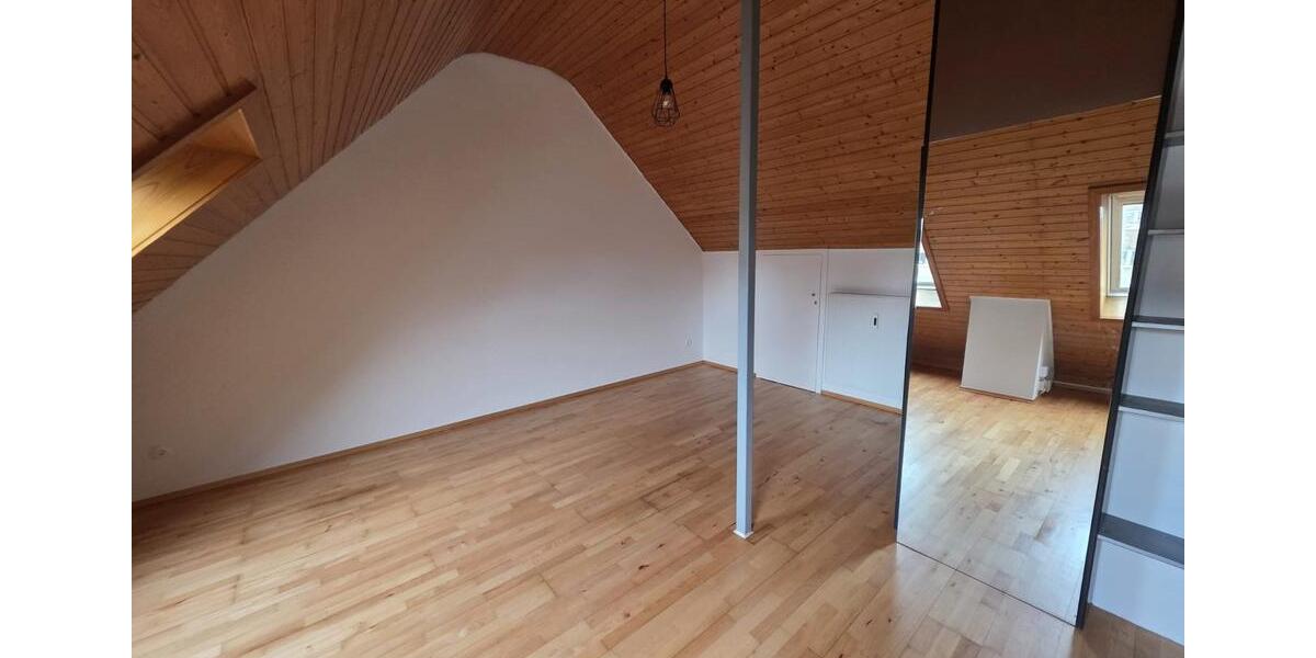 Zentrale Lage: Mini-Loft 58qm auf 2 Ebenen inkl. Stellplatz 2 zimmer