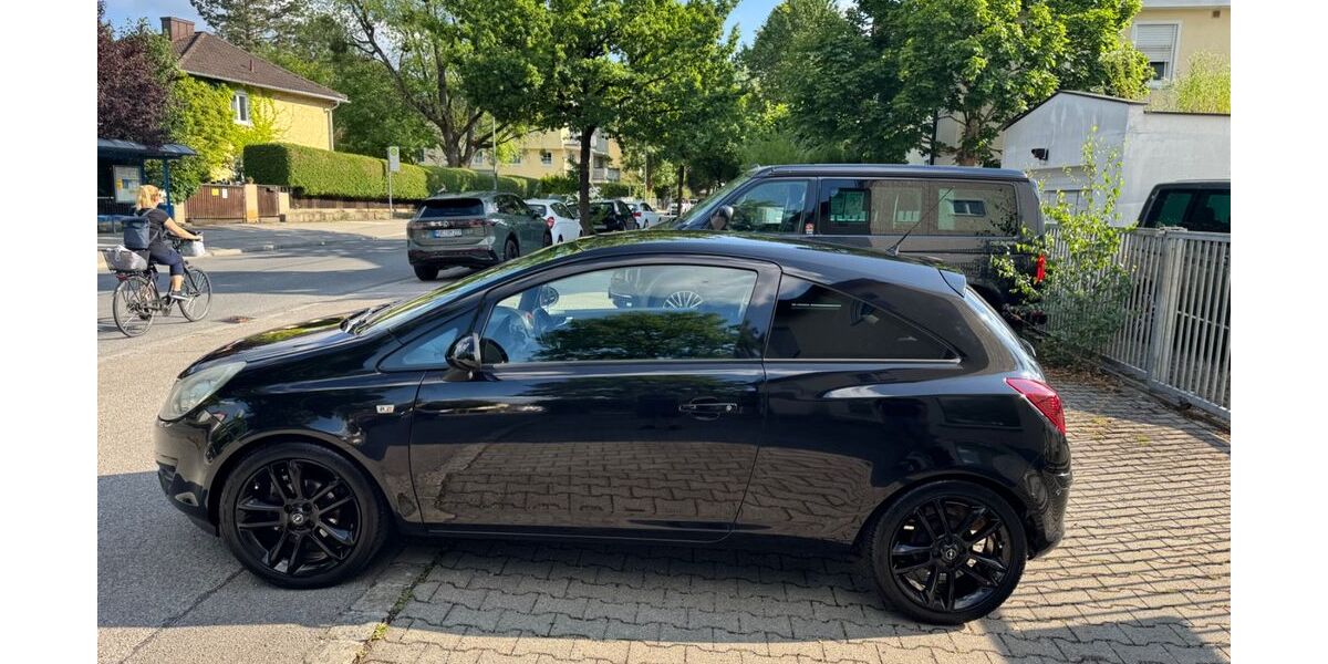 Opel Corsa 180.000 km 2.200 &euro; München 81739