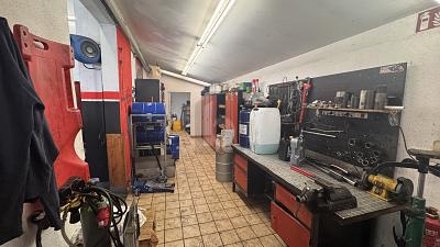 IHRE CHANCE: EIGENE WERKSTATT MIT LAGER & HOF 6 zimmer