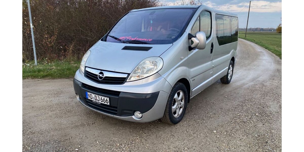 Opel Vivaro 245.000 km 7.499 &euro; Karlskron 85123