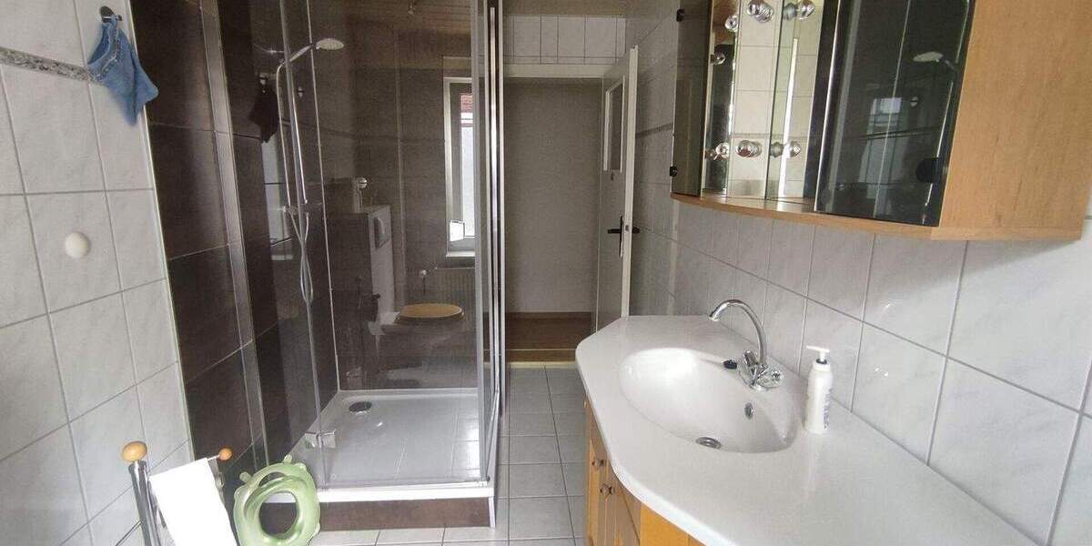 Mehrfamilienhaus, Wohnhaus Bitterfeld-Wolfen Bobbau - 8 Zimmer, 197 m&sup2;, 250.000&euro; | Angebot:25822452