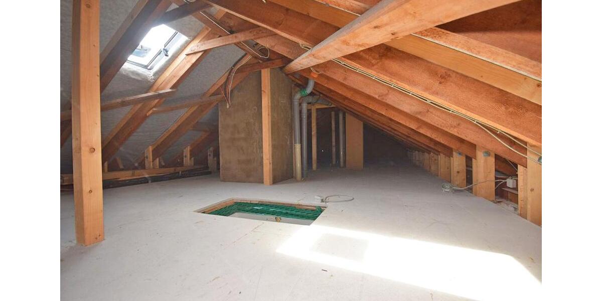 Dachgeschoßwohnung Bargteheide - 3 Zimmer, 95 m&sup2;, 1.330&euro; | Angebot:25992572